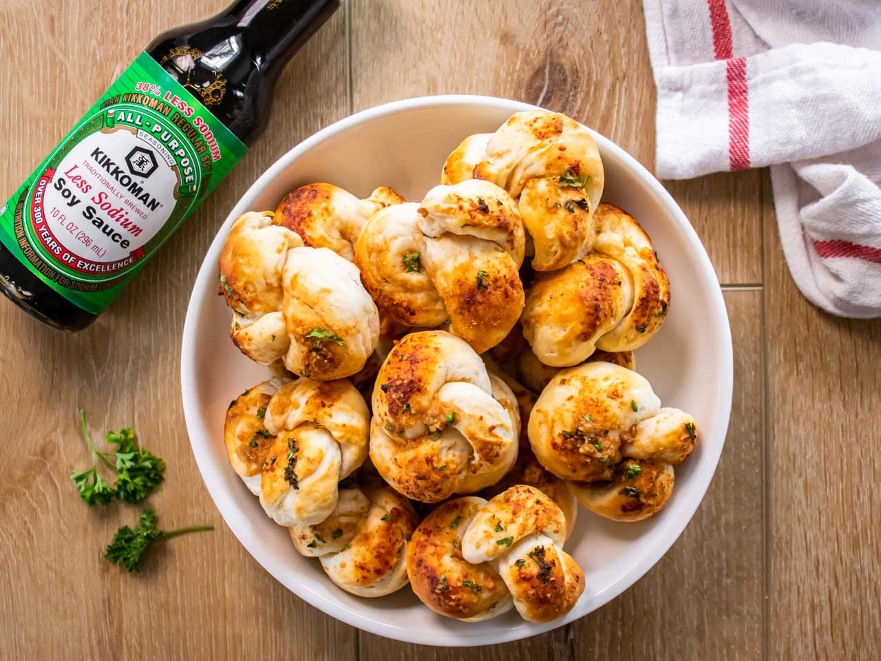 Umami Garlic Knots - Kikkoman Home Cooks
