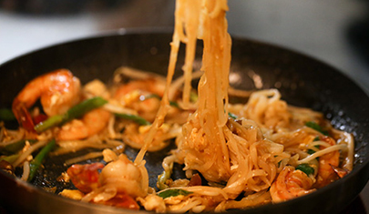 Pad Thai Noodle Kit with Shrimp - Kikkoman Home Cooks