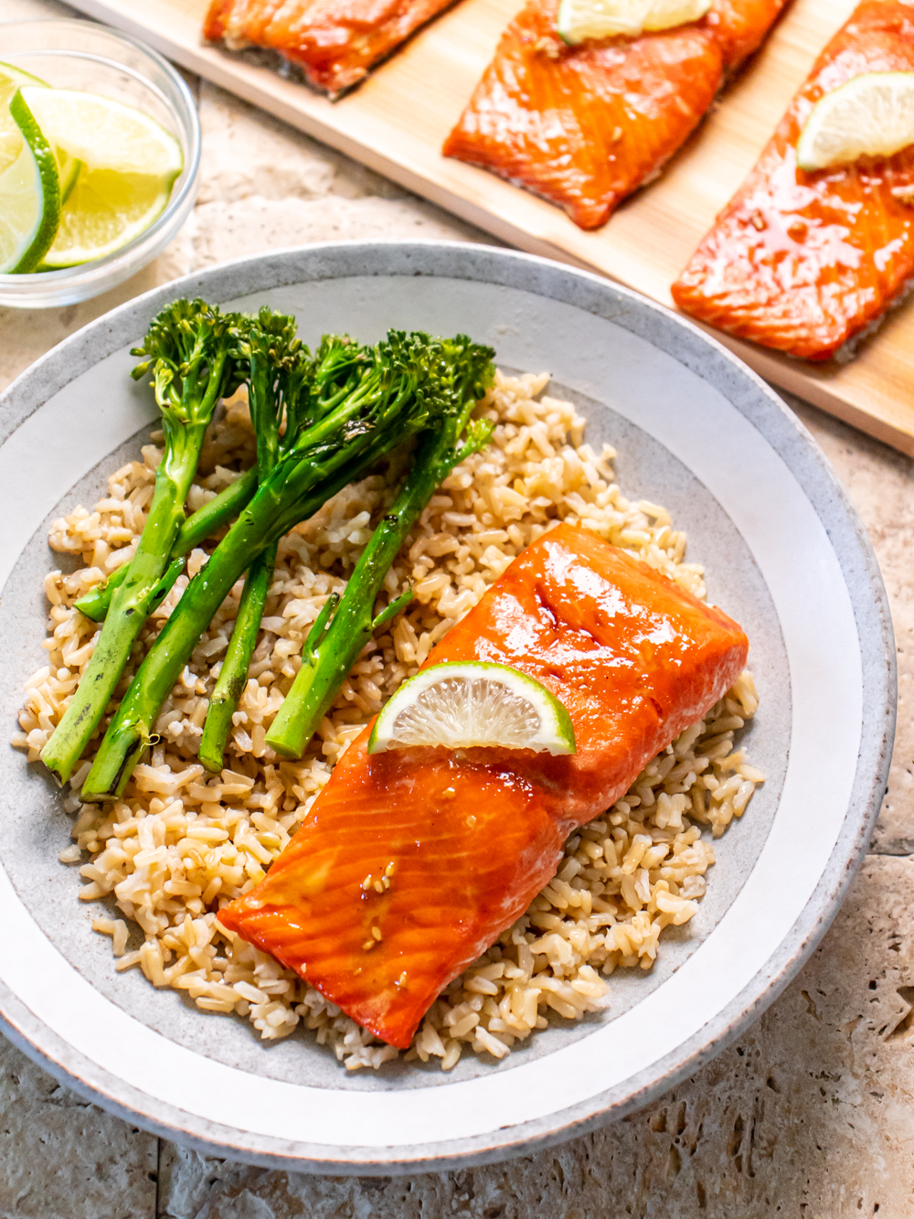 Salmon Teriyaki Takumi Cocido En Tablón De Cedro Sabor