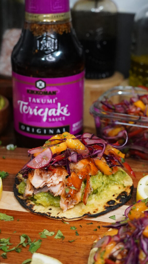 Image for Tacos de Salmón Glaseado con Teriyaki y Chipotle